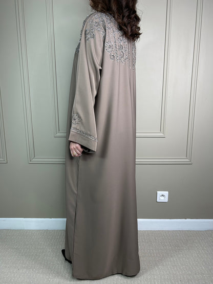 Abaya nude perlée